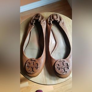 Tory Burch | Reva Flats | Tan Pebbled Leather | Size 9